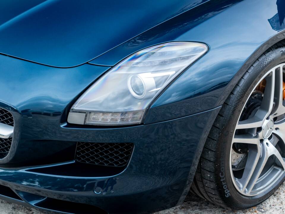 Afbeelding 16/38 van Mercedes-Benz SLS AMG (2010)
