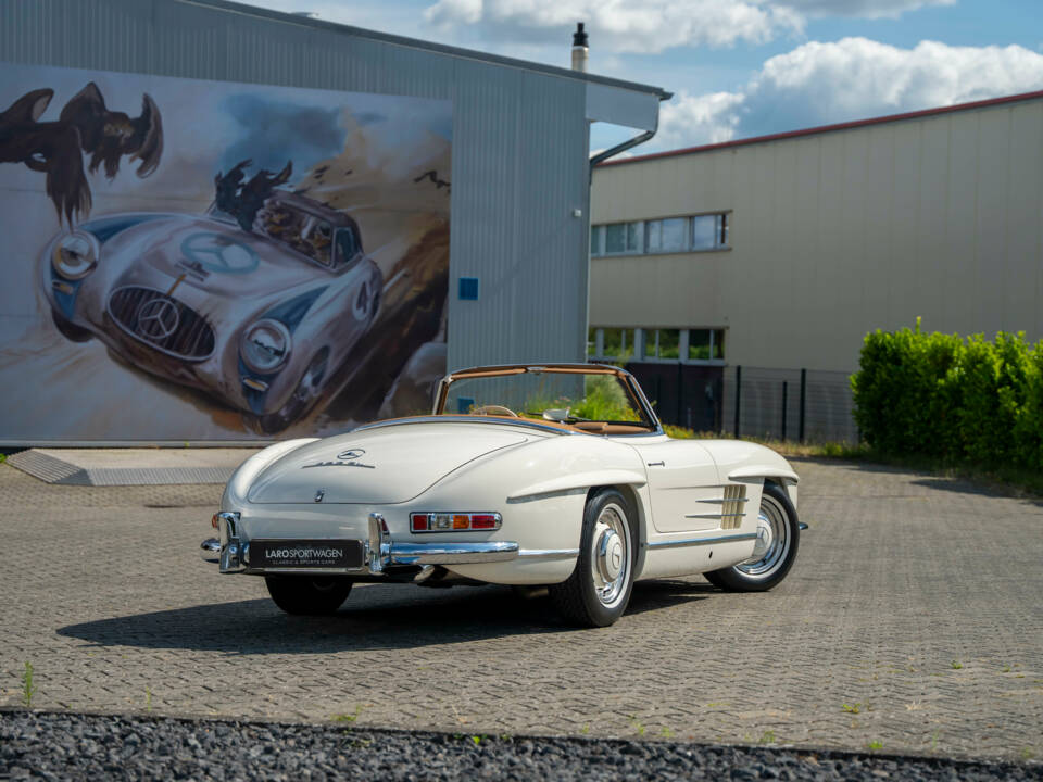 Immagine 2/38 di Mercedes-Benz 300 SL Roadster (1961)