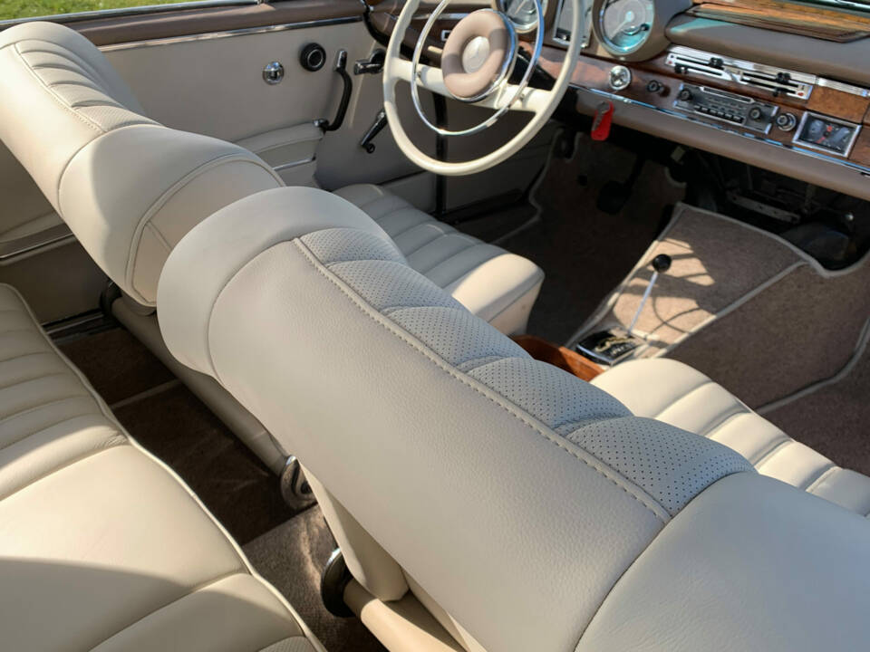 Bild 6/6 von Mercedes-Benz 220 SE b (1962)