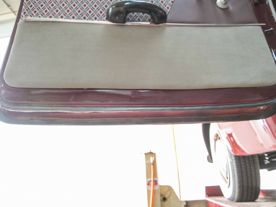 Image 45/50 of Volvo PV 444 (1953)