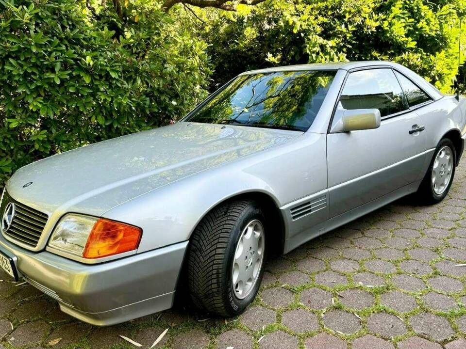 Image 18/25 of Mercedes-Benz SL 280 (1995)