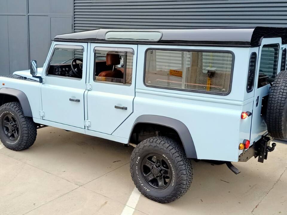 Bild 6/35 von Land Rover Defender 110 300Tdi (1997)