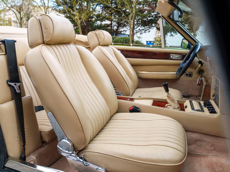 Image 25/26 of Aston Martin V8 EFi Volante (1986)