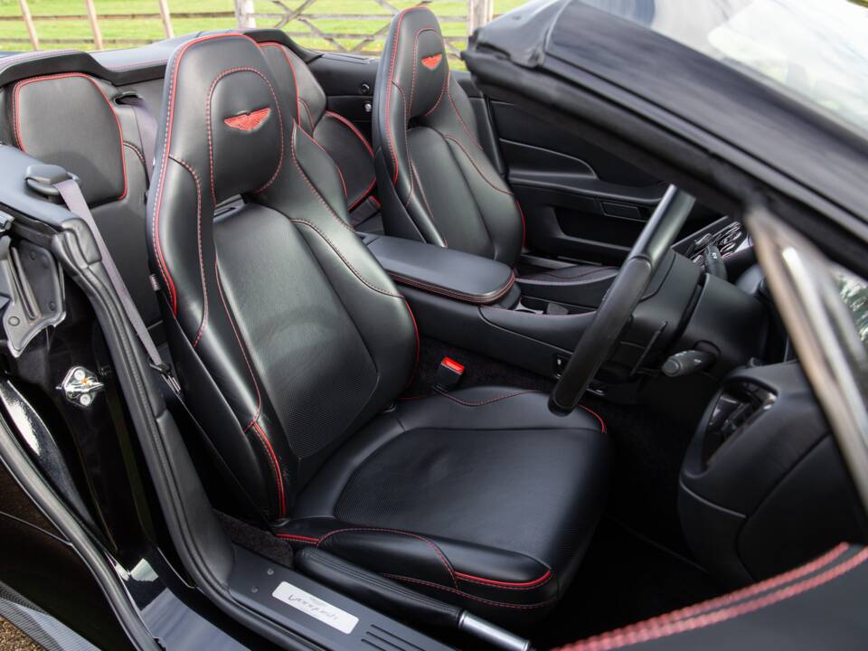 Immagine 40/72 di Aston Martin Vanquish Volante (2016)