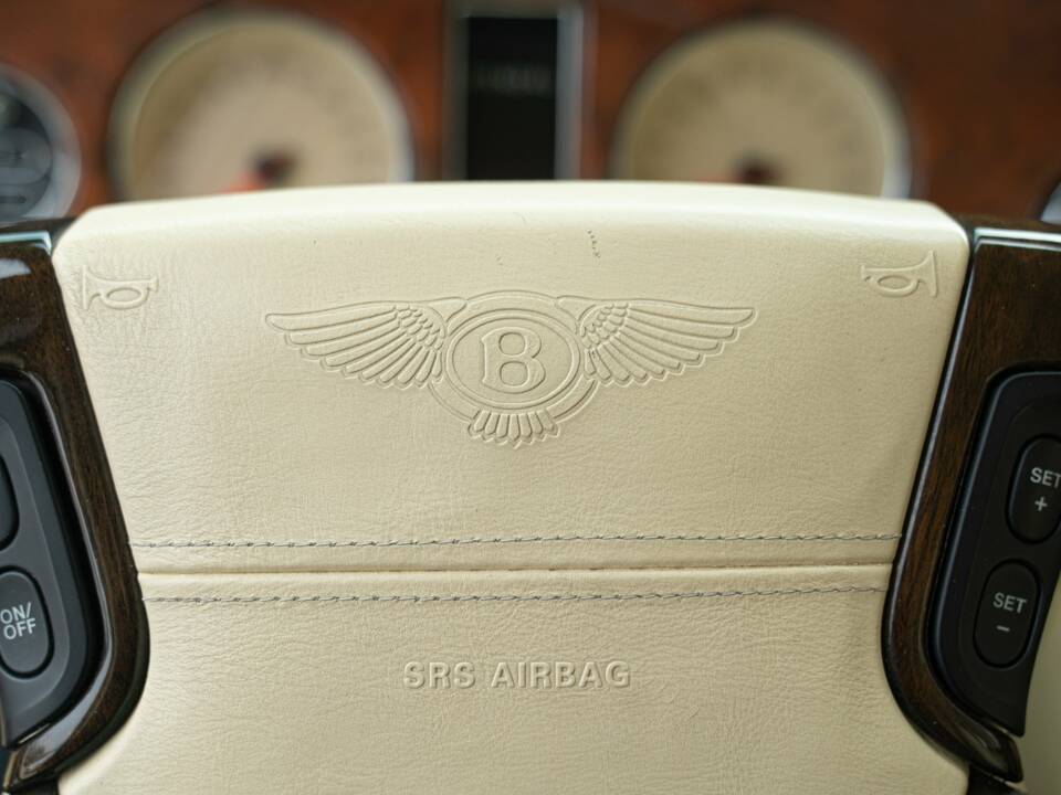 Image 23/40 of Bentley Arnage Green Label (1999)