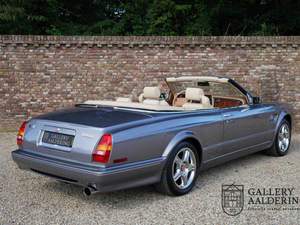 Image 2/50 of Bentley Azure (2000)