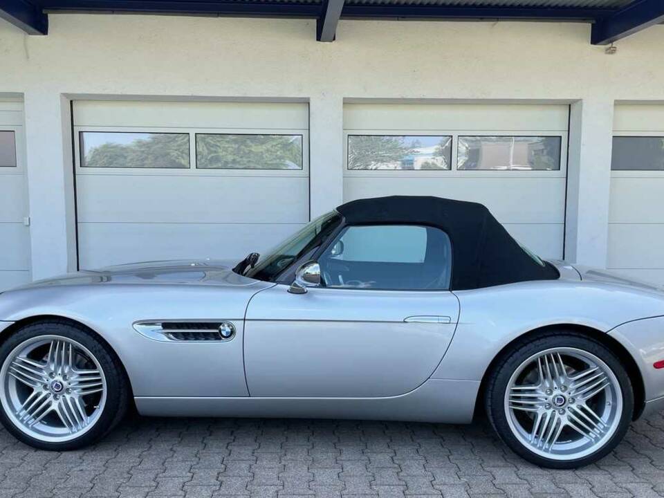 Image 13/36 of BMW Z8 (2002)