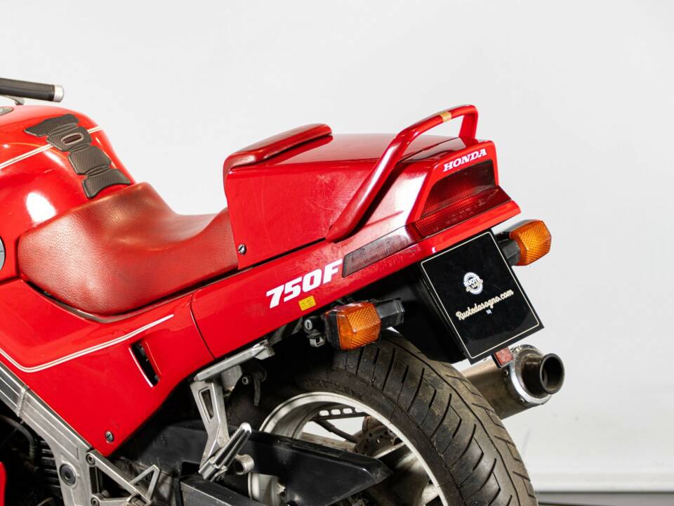 Bild 10/50 von Honda VFR 750R RC 30 (1988)