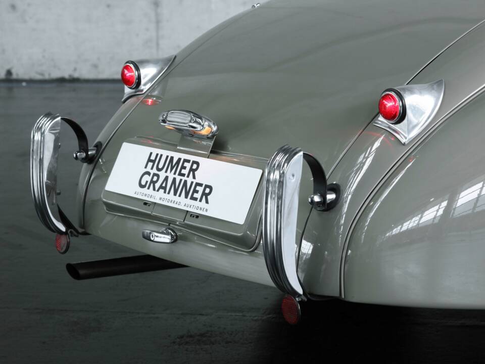 Bild 50/50 von Jaguar XK 120 DHC (1953)