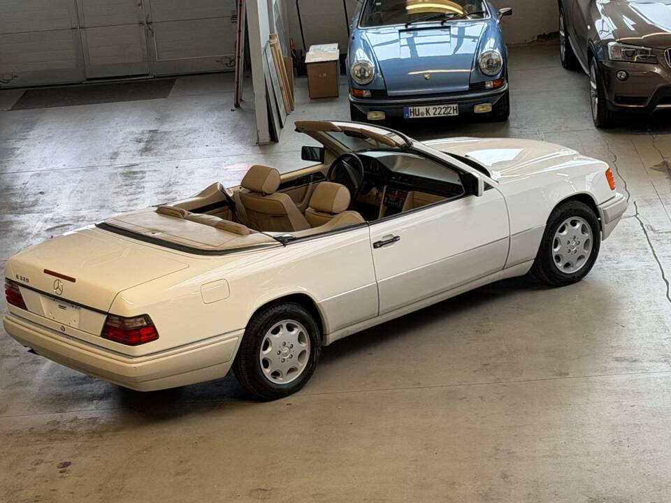 Bild 30/34 von Mercedes-Benz E 320 (1996)