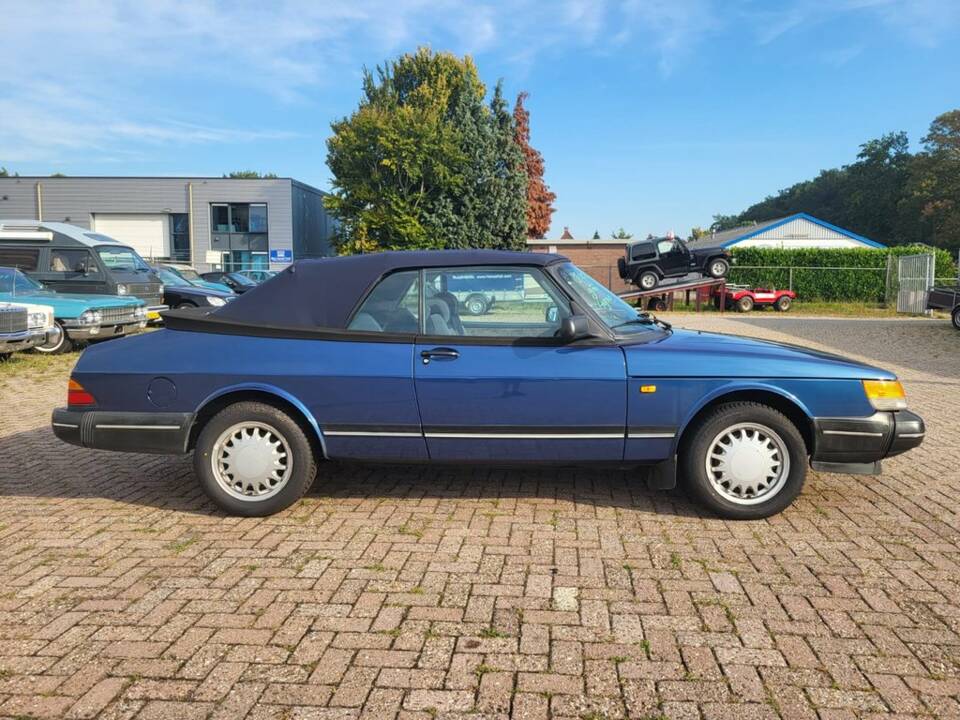 Image 3/8 de Saab 900 2.0i 16V (1992)