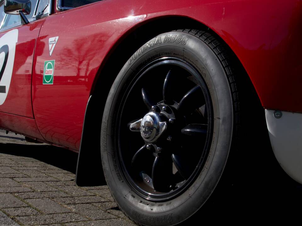 Image 50/50 of MG MGB GT (1972)