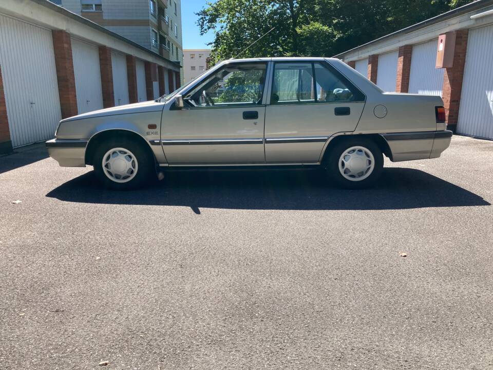 Image 13/44 of Mitsubishi Lancer (1987)