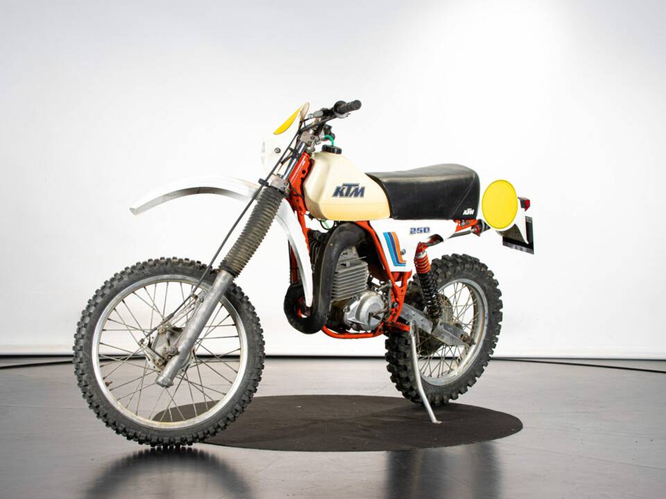 Image 8/41 of KTM GS 250 (1981)
