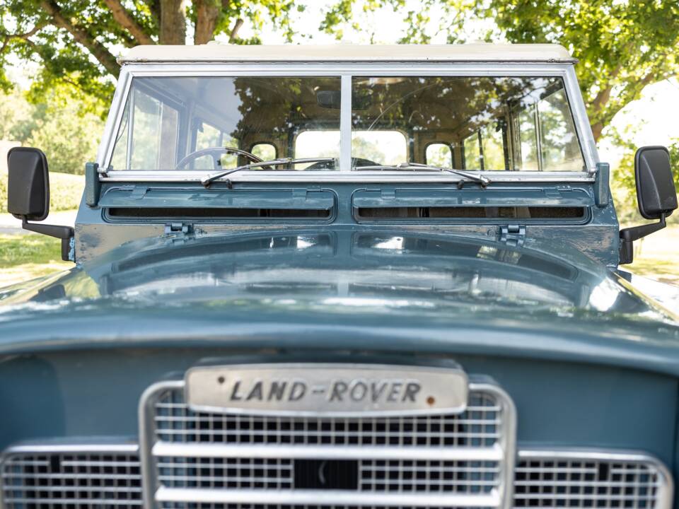 Bild 41/50 von Land Rover 88 (1980)