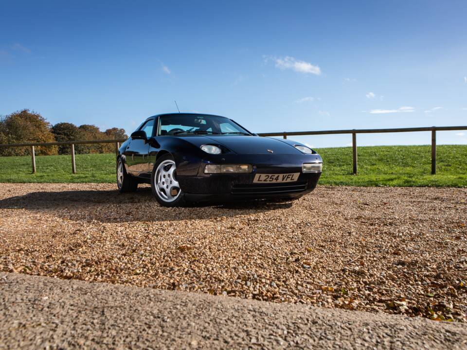 Image 19/43 of Porsche 928 GTS (1994)