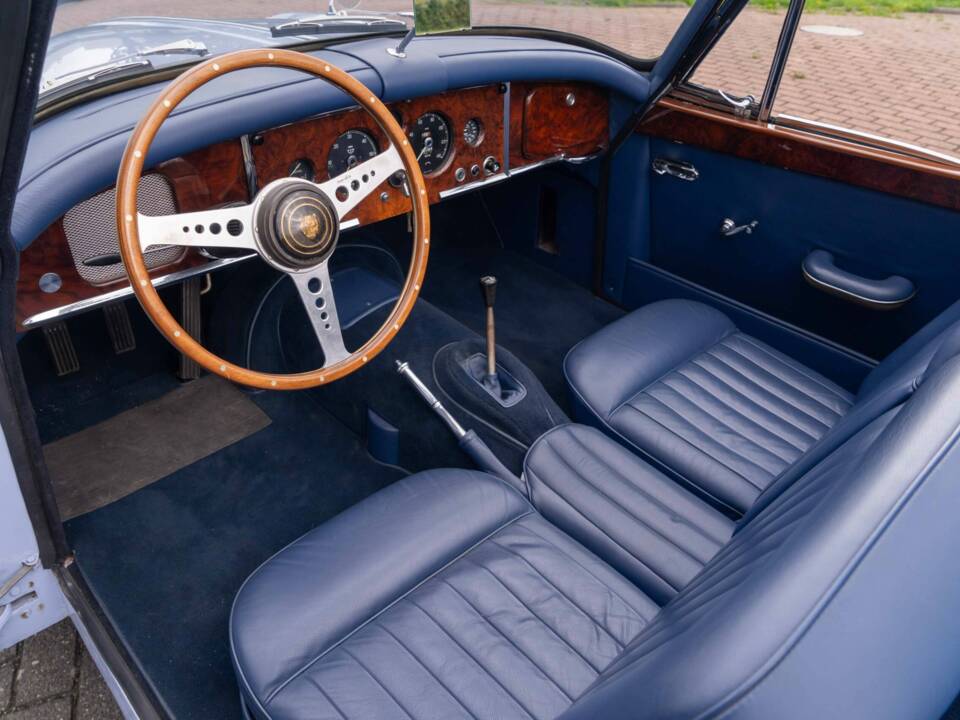 Image 8/9 of Jaguar XK 150 3.4 S DHC (1960)