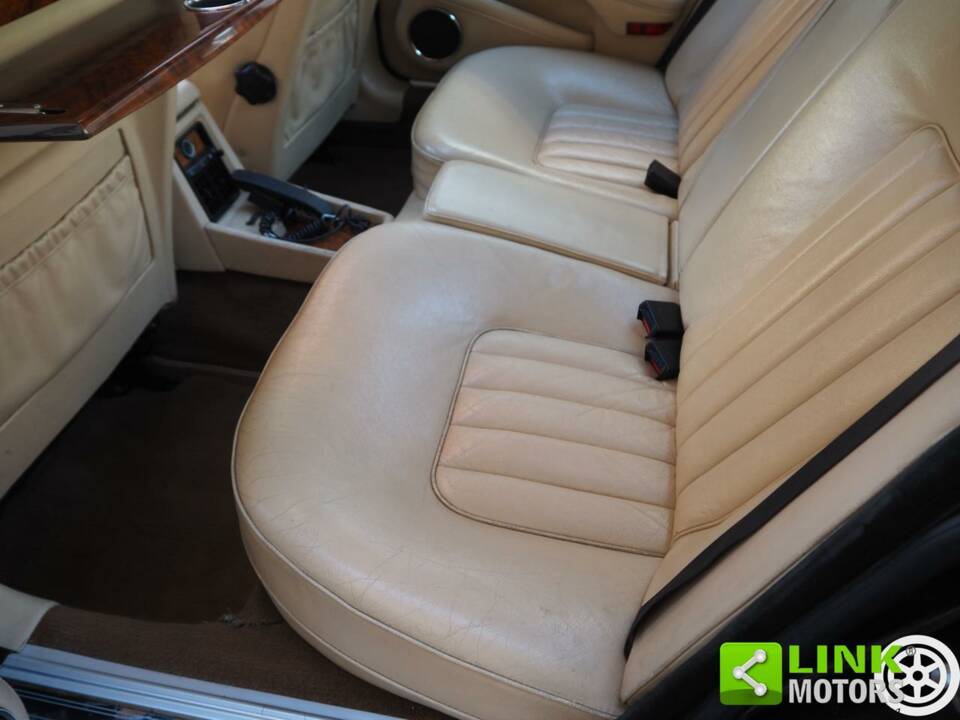 Bild 46/50 von Jaguar Sovereign 3.6 (1988)