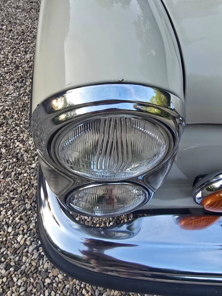 Image 20/62 of Mercedes-Benz 280 SE (1971)