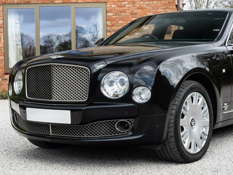 Image 16/20 of Bentley Mulsanne (2011)