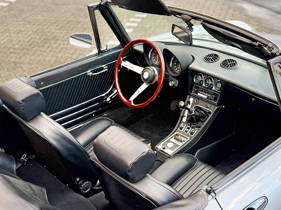 Image 19/71 de Alfa Romeo Spider Veloce 2000 (1977)