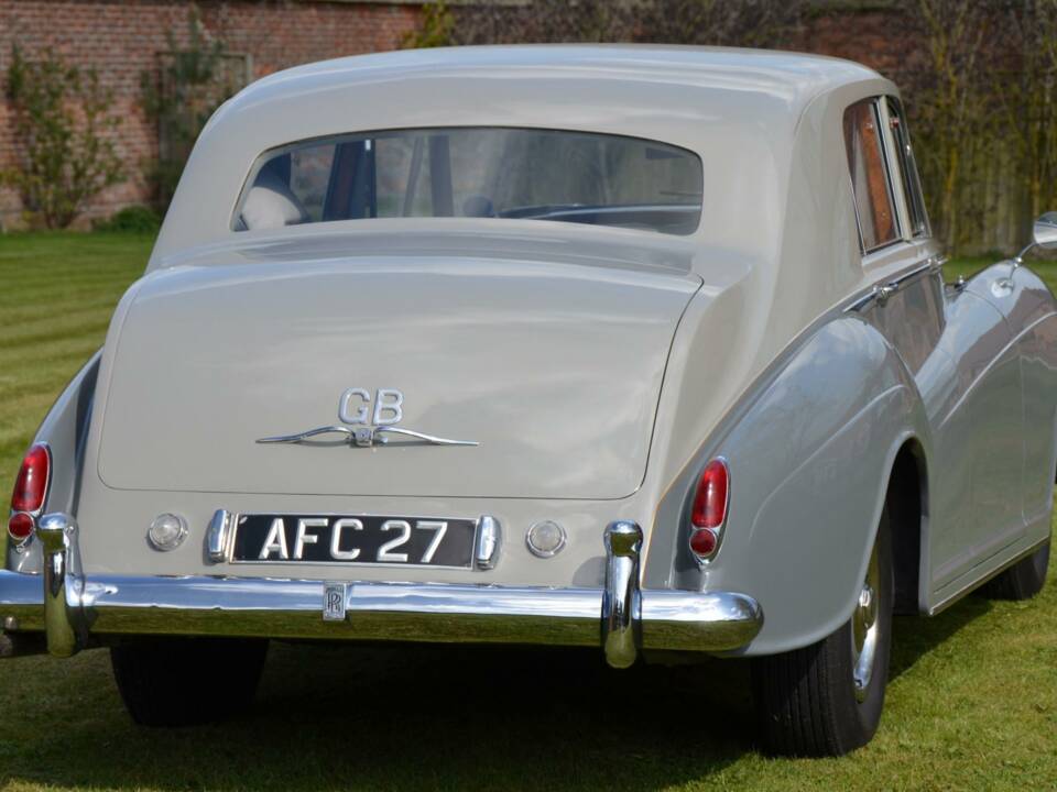 Image 7/50 of Rolls-Royce Silver Cloud II (1961)