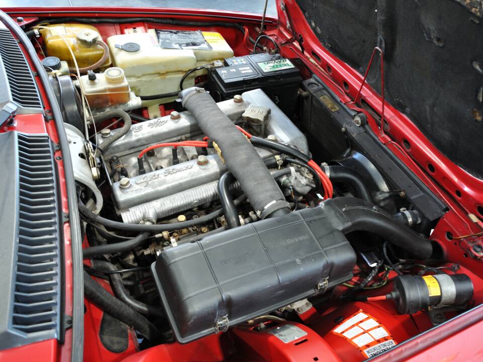 Image 4/28 of Alfa Romeo GTV 2.0 (1984)