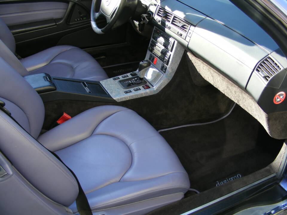 Immagine 14/39 di Mercedes-Benz SL 320 (1997)
