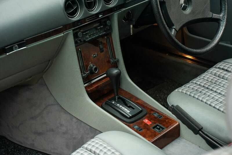 Image 21/50 of Mercedes-Benz 280 SL (1985)