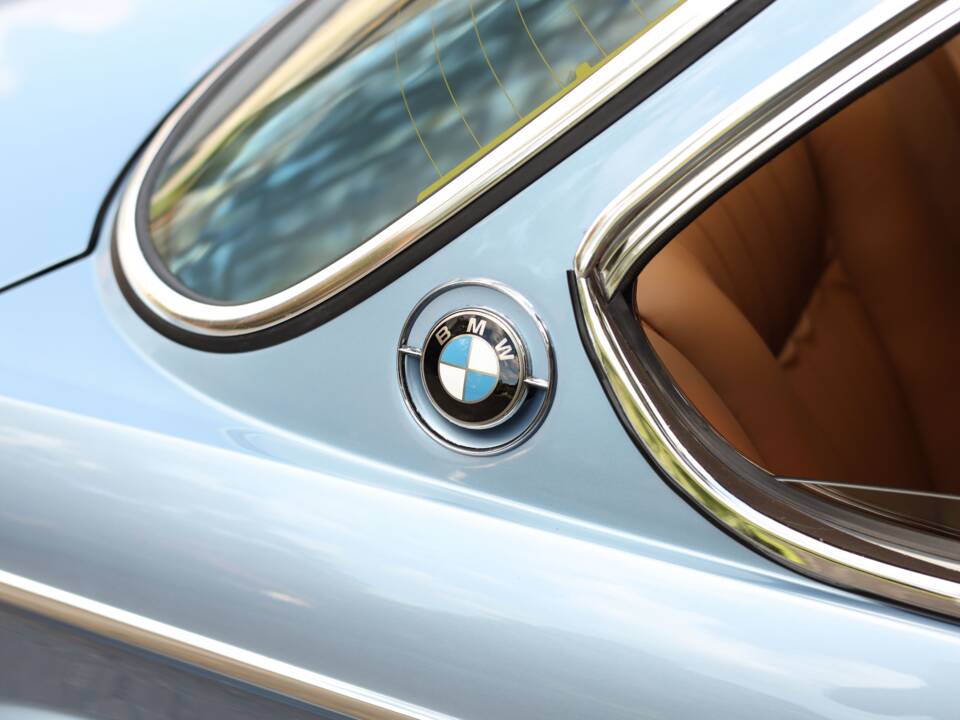 Image 44/73 of BMW 3.0 CSi (1973)