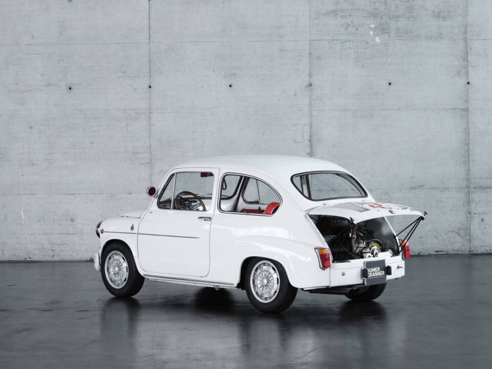 Image 2/47 of Abarth Fiat 850 TC (1965)