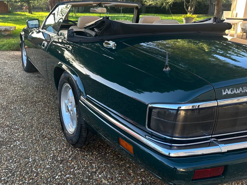 Image 10/18 of Jaguar XJS 6.0 V12 (1993)