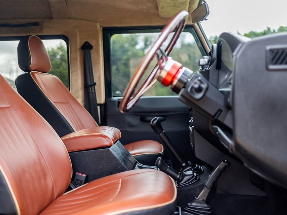 Imagen 16/33 de Land Rover Defender 90 (2015)