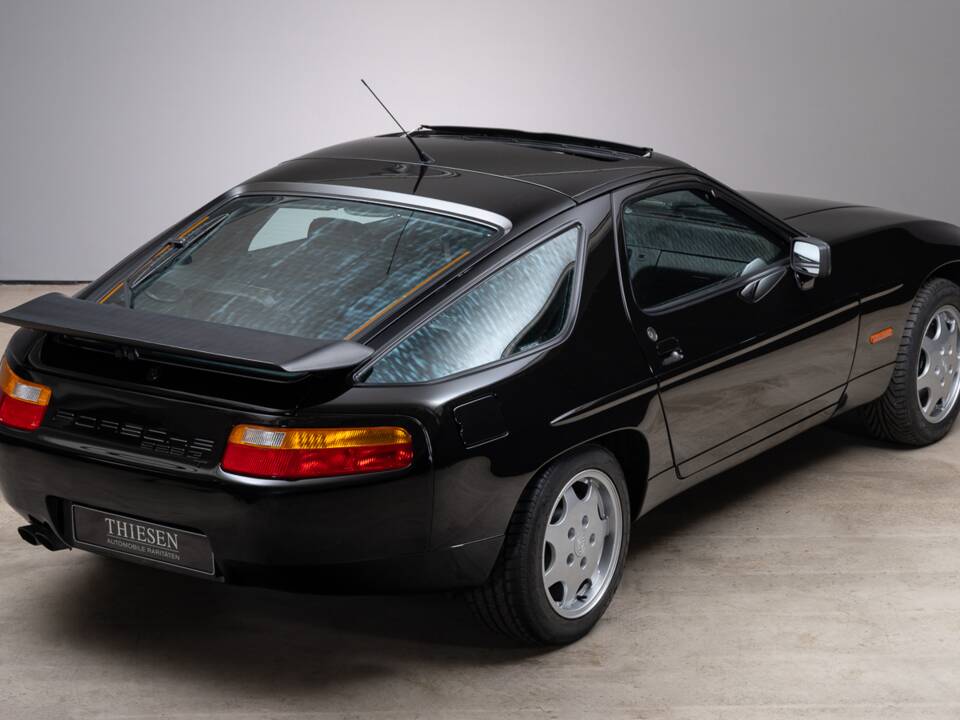 Image 9/43 of Porsche 928 GT (1991)
