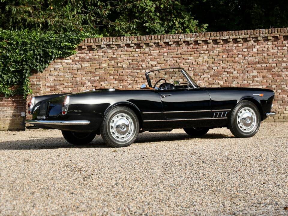 Bild 46/50 von Alfa Romeo 2000 Spider (1961)
