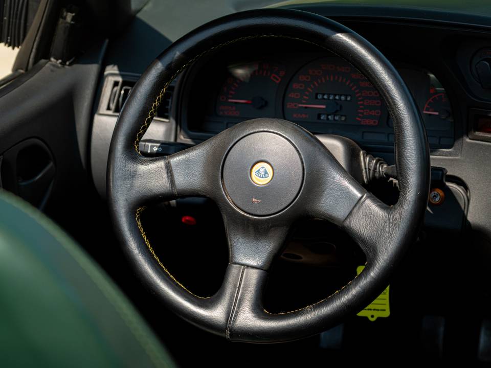 Image 38/50 of Lotus Elan SE (1991)