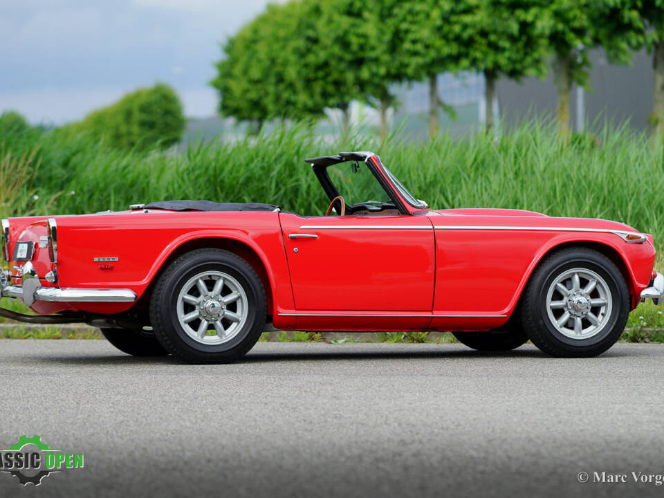 Image 17/35 of Triumph TR 5 PI (1968)