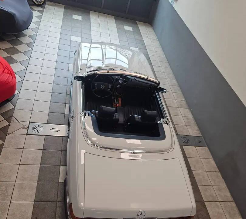 Image 6/15 de Mercedes-Benz 350 SL (1972)