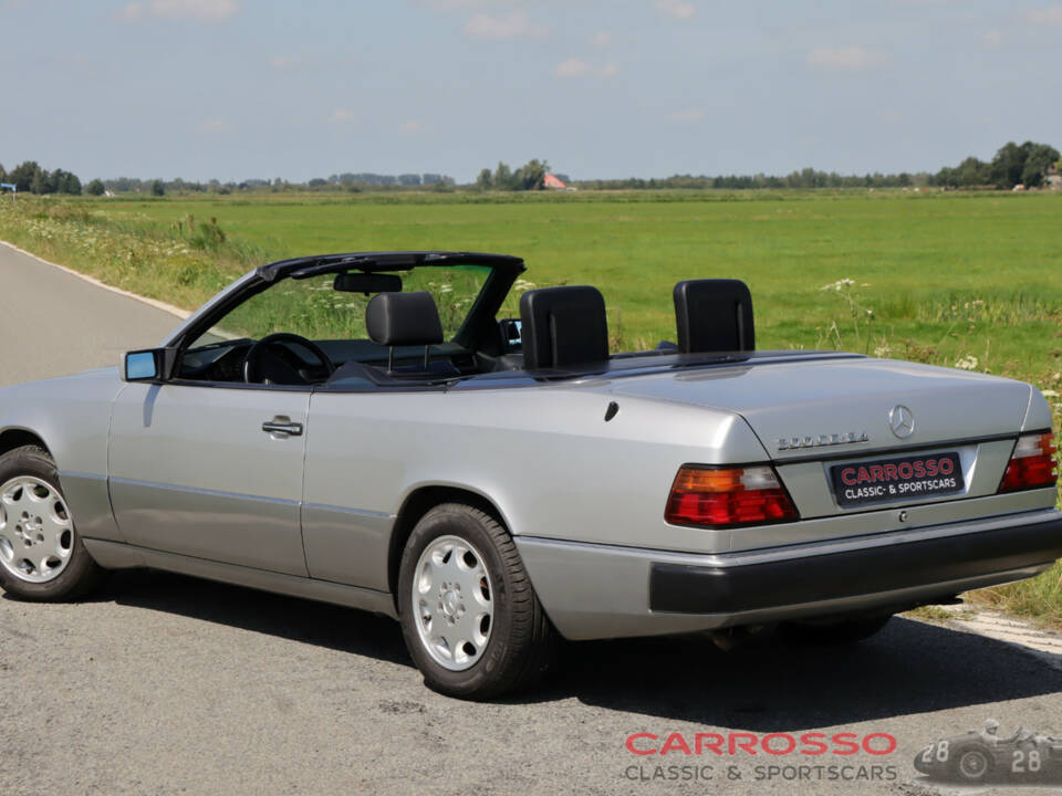 Bild 19/39 von Mercedes-Benz 300 CE-24 (1992)