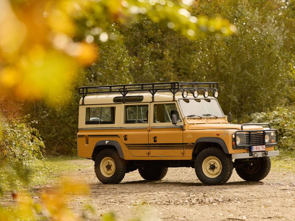 Image 1/42 of Land Rover 110 (1984)