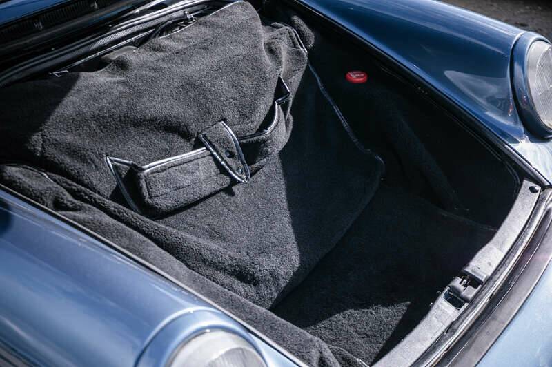 Bild 30/33 von Porsche 911 Carrera 2 (1990)