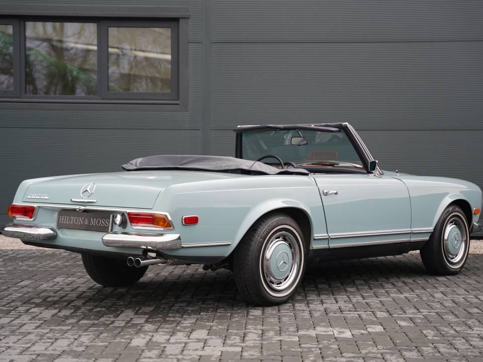 Image 5/50 of Mercedes-Benz 280 SL (1968)