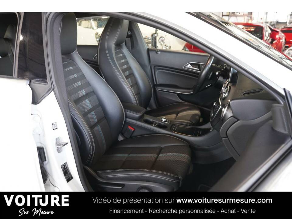 Image 11/12 of Mercedes-Benz CLA 180 Shooting Brake (2018)