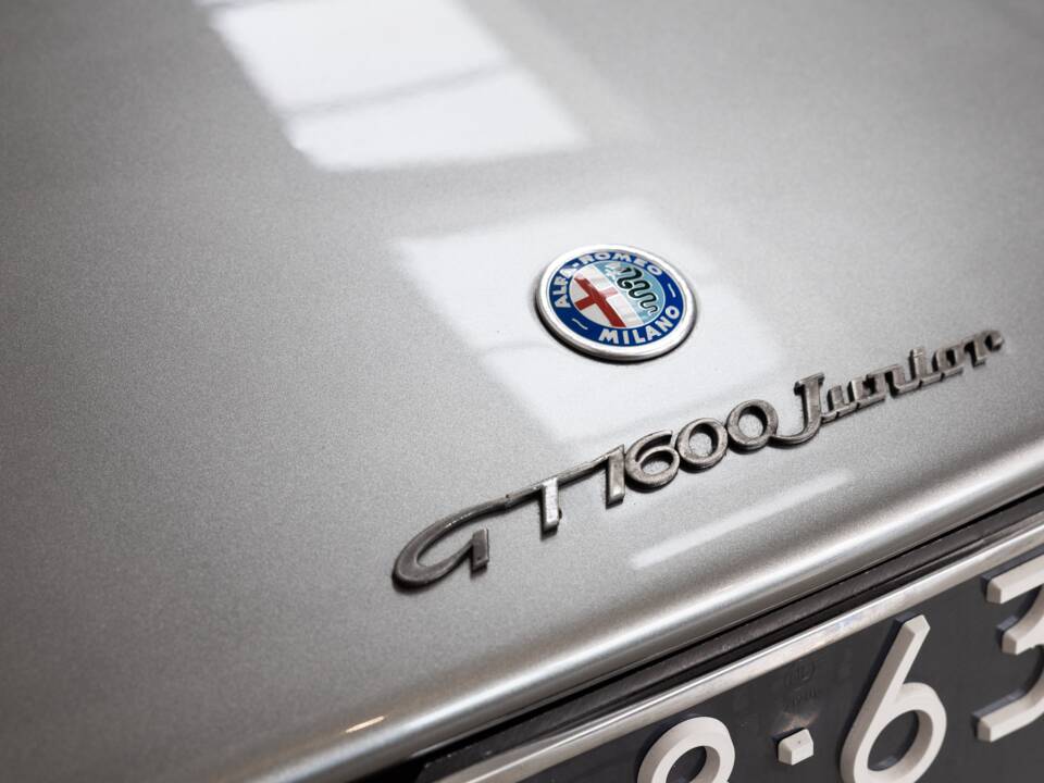 Imagen 30/36 de Alfa Romeo Giulia 1600 GT Junior (1973)