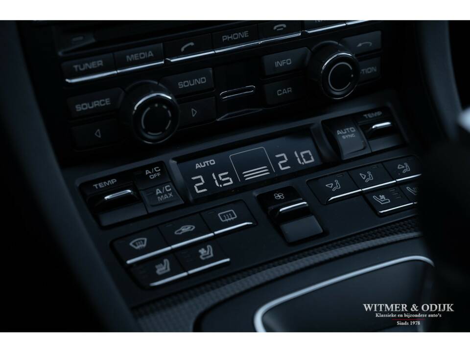 Image 23/34 of Porsche 911 Turbo S (2015)