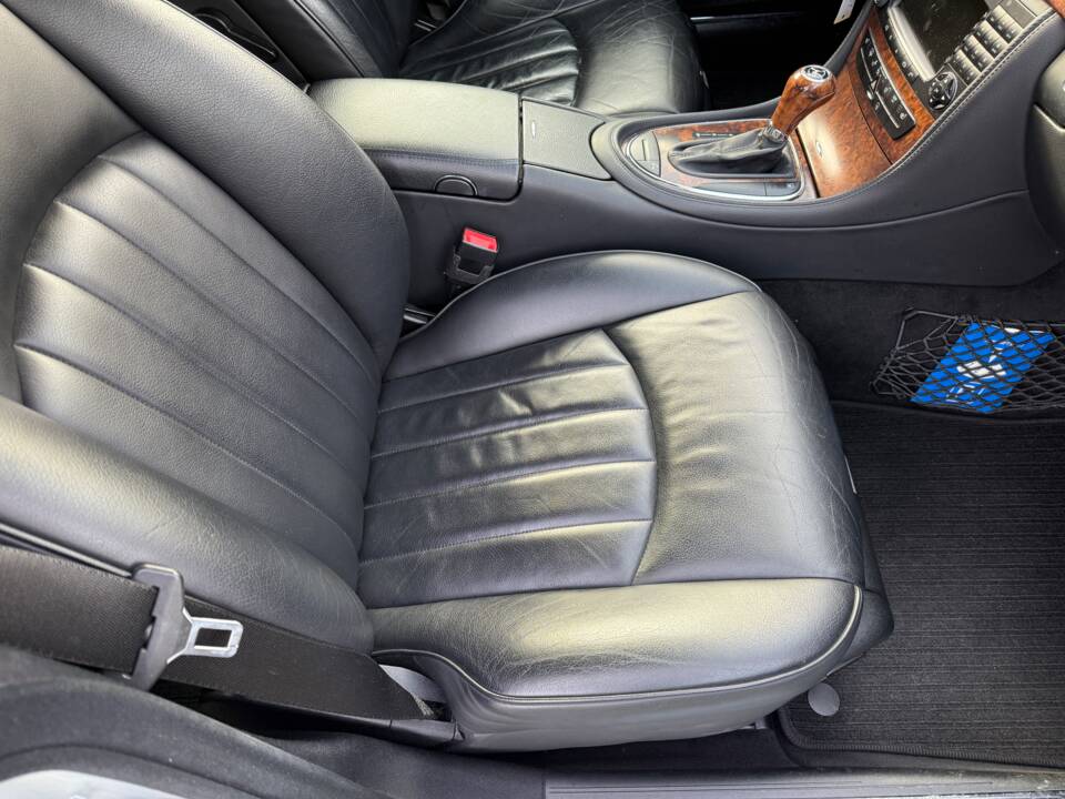 Bild 19/51 von Mercedes-Benz CLS 350 (2005)
