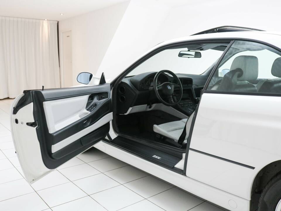 Image 4/13 de BMW 850Ci (1992)
