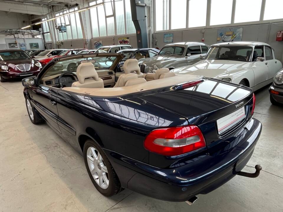 Bild 27/37 von Volvo C70 2.0 T (2001)