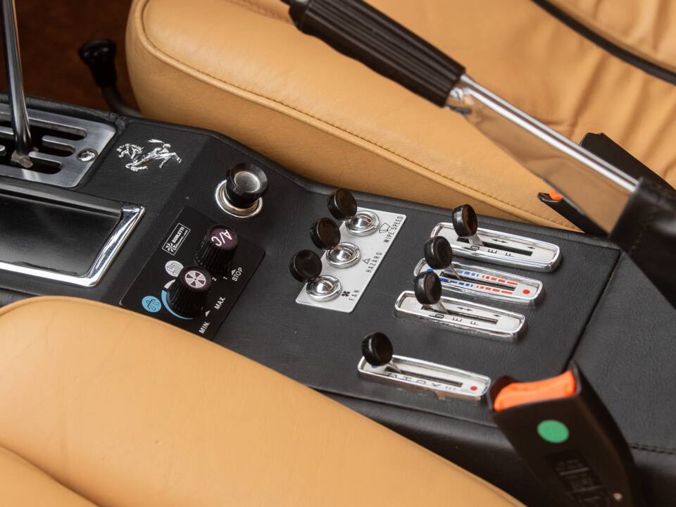 Image 9/50 of Ferrari 308 GTB (1976)