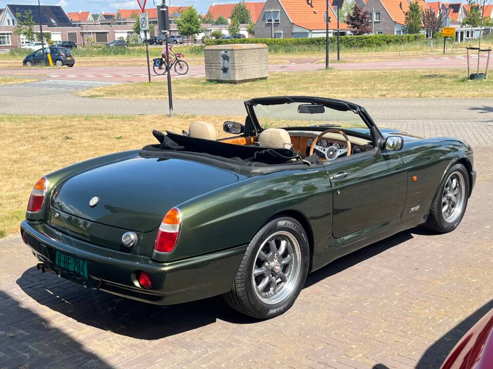Bild 35/41 von MG RV8 (1994)